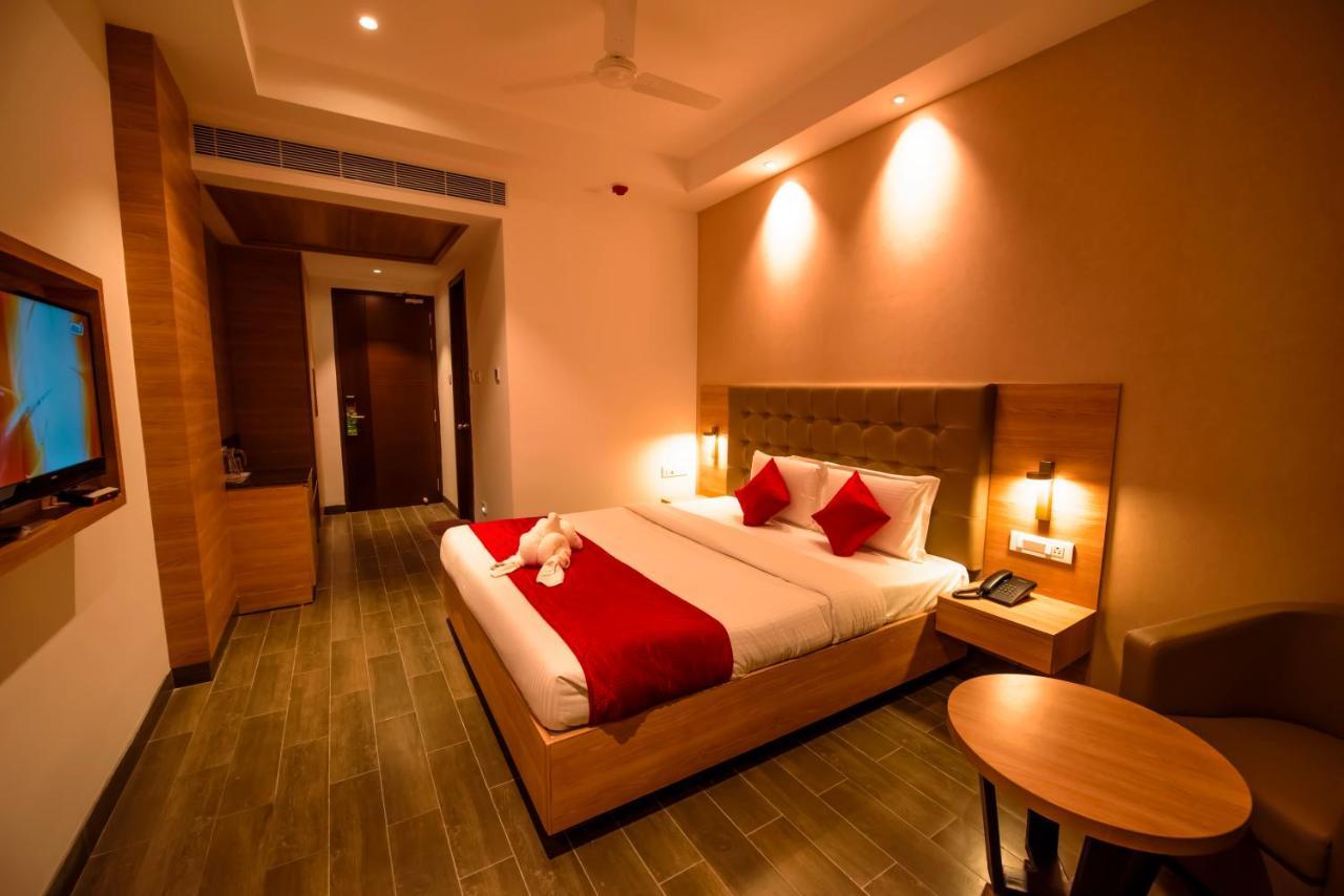 Hotel Annamalai Bahur Exteriér fotografie